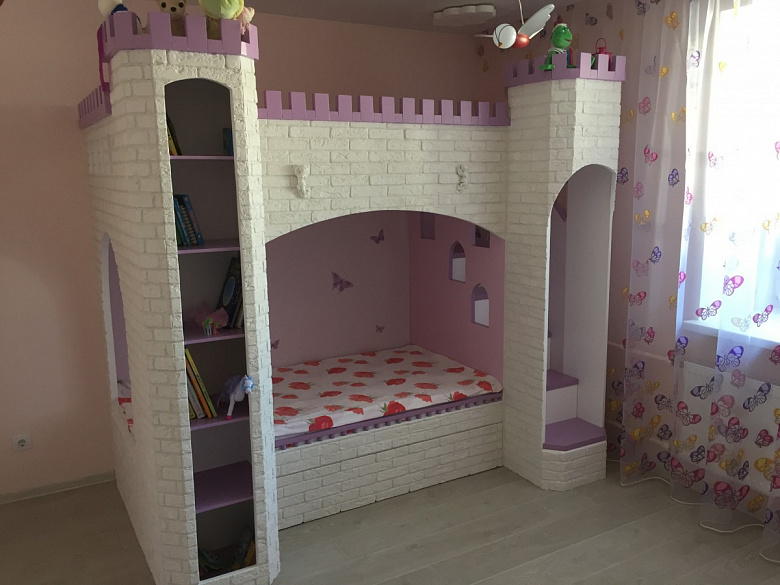 фото:Кровать-замок для дочки :)