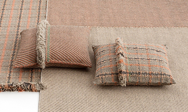 фото:Восточные ковры и подушки: современная интерпретация