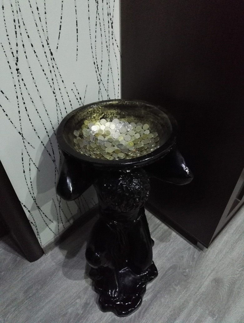 фото:Серый камень в интерьере дома.