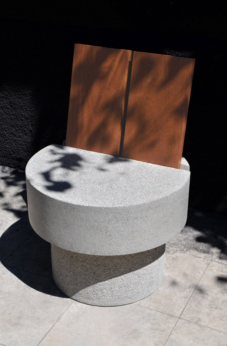 фото:Контраст бетона и дерева