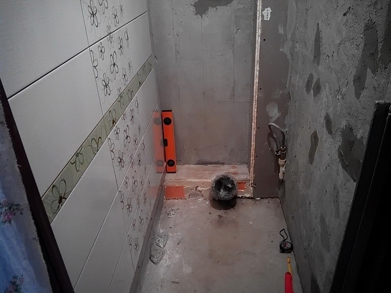 фото:Капитальный ремонт маленького туалета