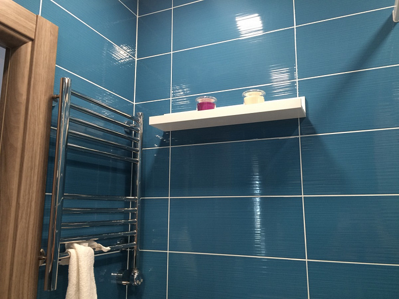 фото:Синяя ванная комната 2,9 кв м , обустраиваемся)