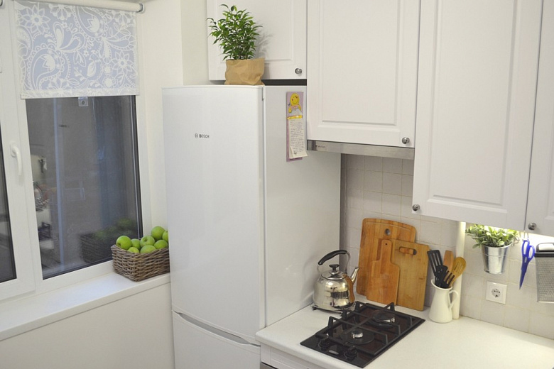 фото:Белая кухня в белом-белом доме, или как вместить невместимое
