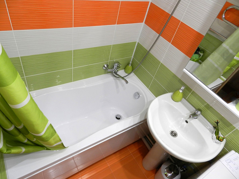 фото:Дом желтой совы: ванная и туалет в цветах ирландского флага