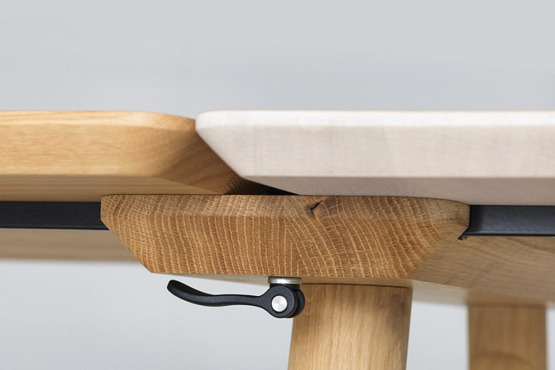 фото:Современный дубовый стол необычной конструкции