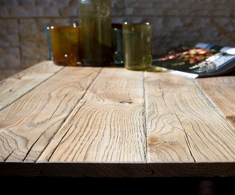 фото:Минималистичные столы: металл и дерево