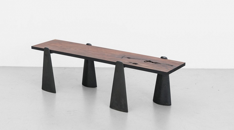 фото:Металл и дерево - столы необычной формы