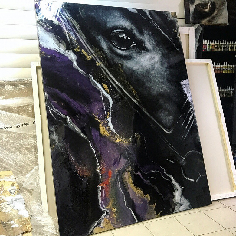 фото:Черныш (черный конь) в абстракции