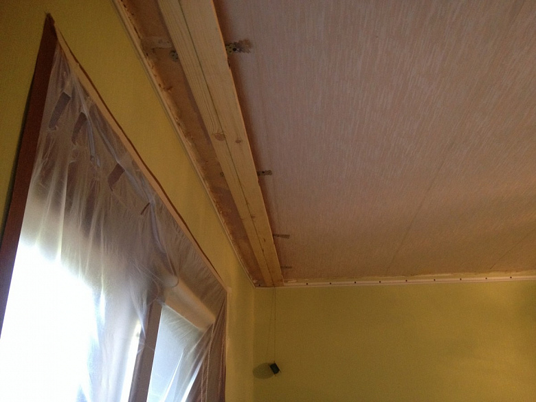 фото:Натяжной потолок с потолочным карнизом (2)