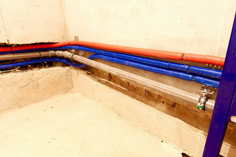 фото:Ещё один вариант расположения трубопровода в санузле. Сто тринадцатая часть.