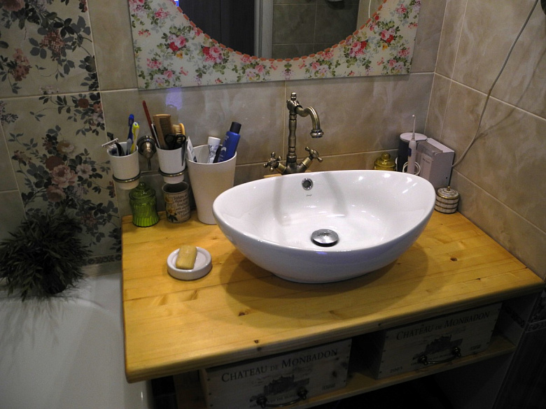 фото:Бежевый Кошкин дом, девочковая ванная или все же семейный санузел?