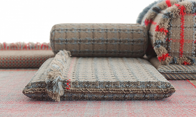 фото:Восточные ковры и подушки: современная интерпретация