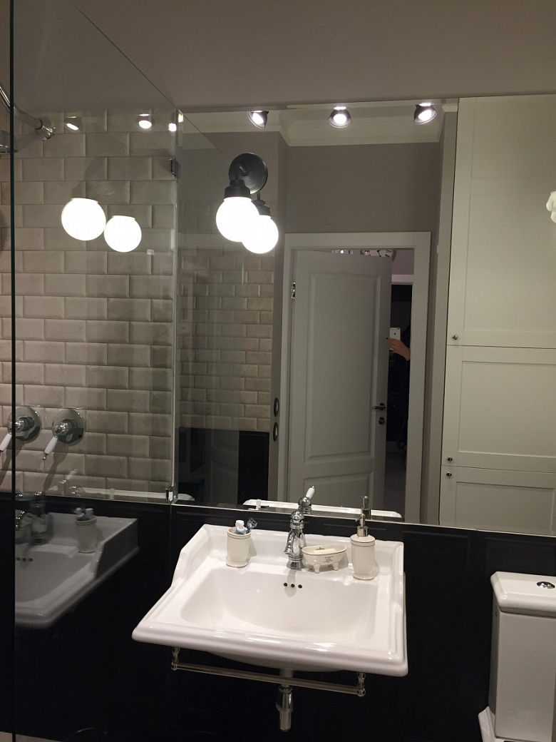 фото:Серая ретро-классика - ванная комната