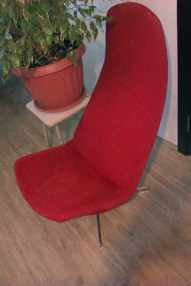 фото:Старенькое кресло на новый лад
