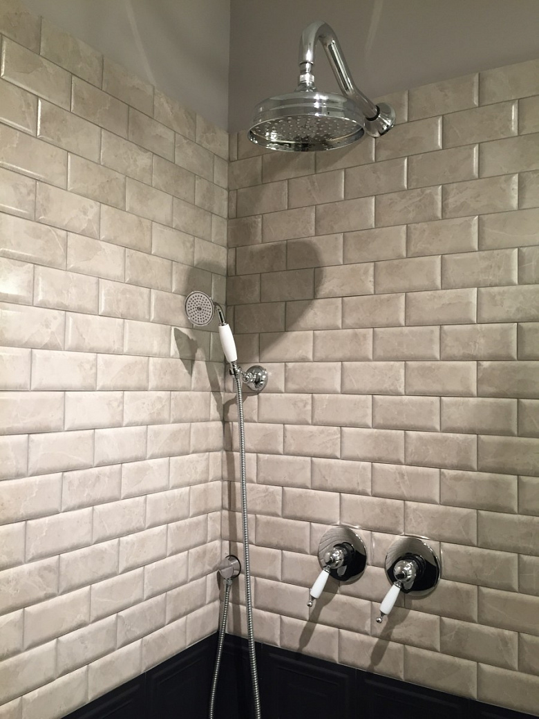 фото:Серая ретро-классика - ванная комната